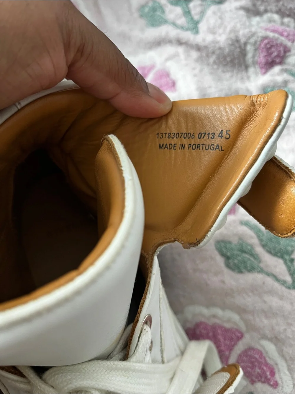 GIVENCHY TYSON High Top Sneakers (FLAWS)